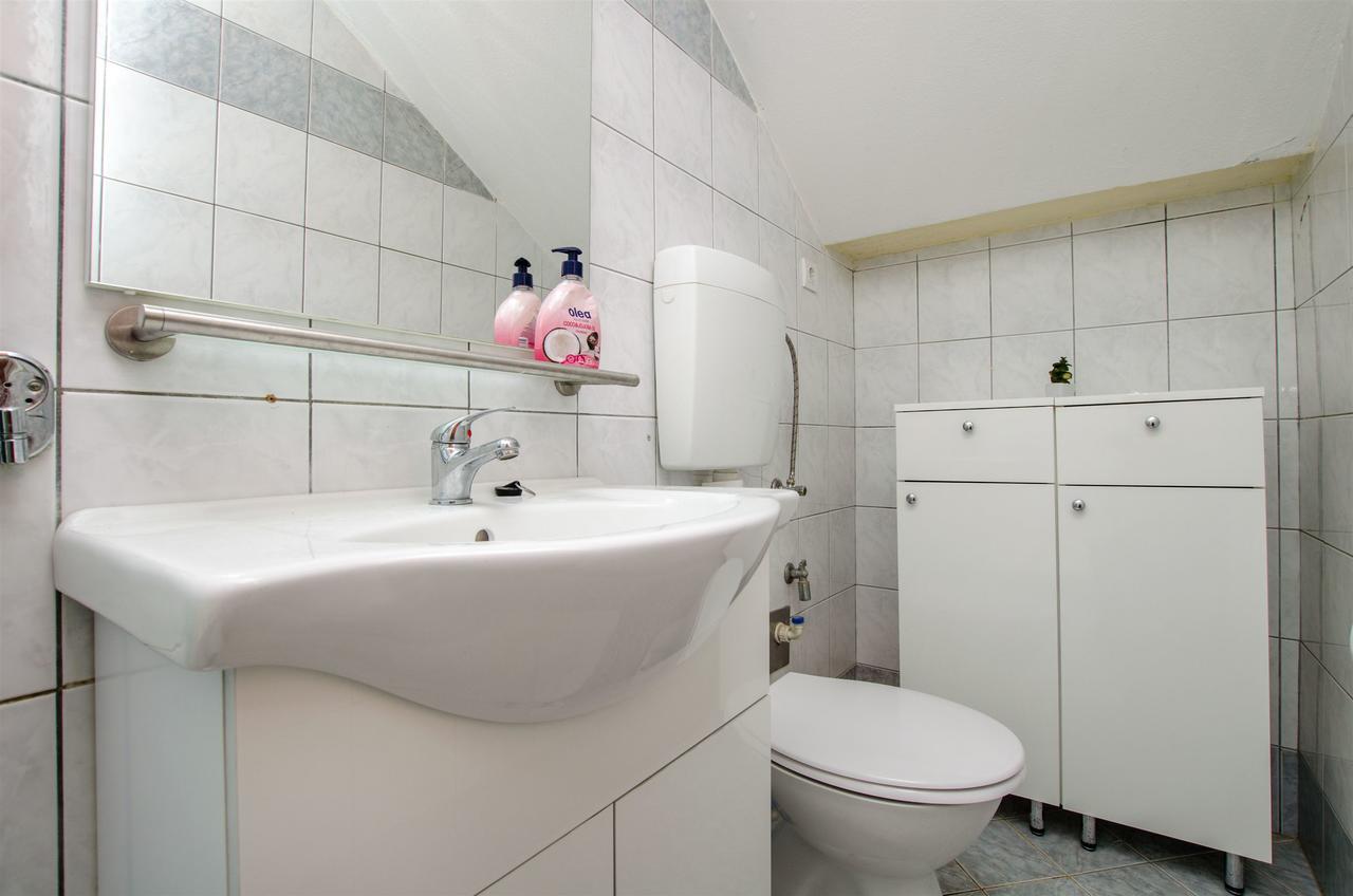 Apartments Zdenka Омиш Экстерьер фото