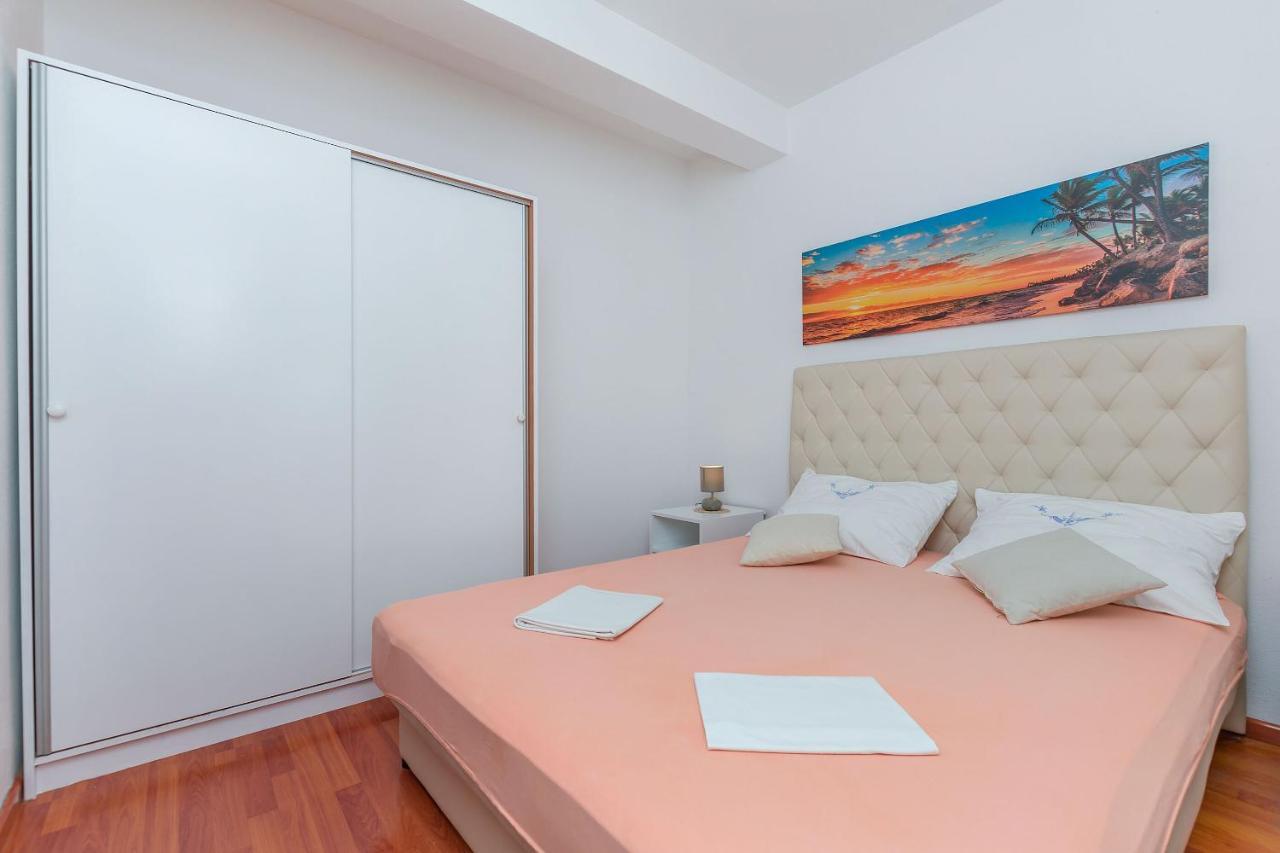 Apartments Zdenka Омиш Экстерьер фото