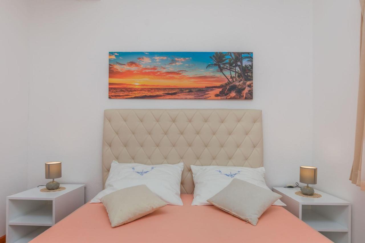 Apartments Zdenka Омиш Экстерьер фото